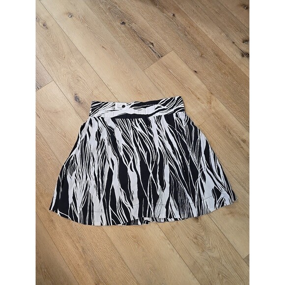 Liz Claiborne Mini Skirt Womens L Full Black White Floral Pockets Full Short - Picture 4 of 8